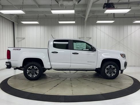 Used 2022 Chevrolet Colorado Z71 AWD/4WD image 9