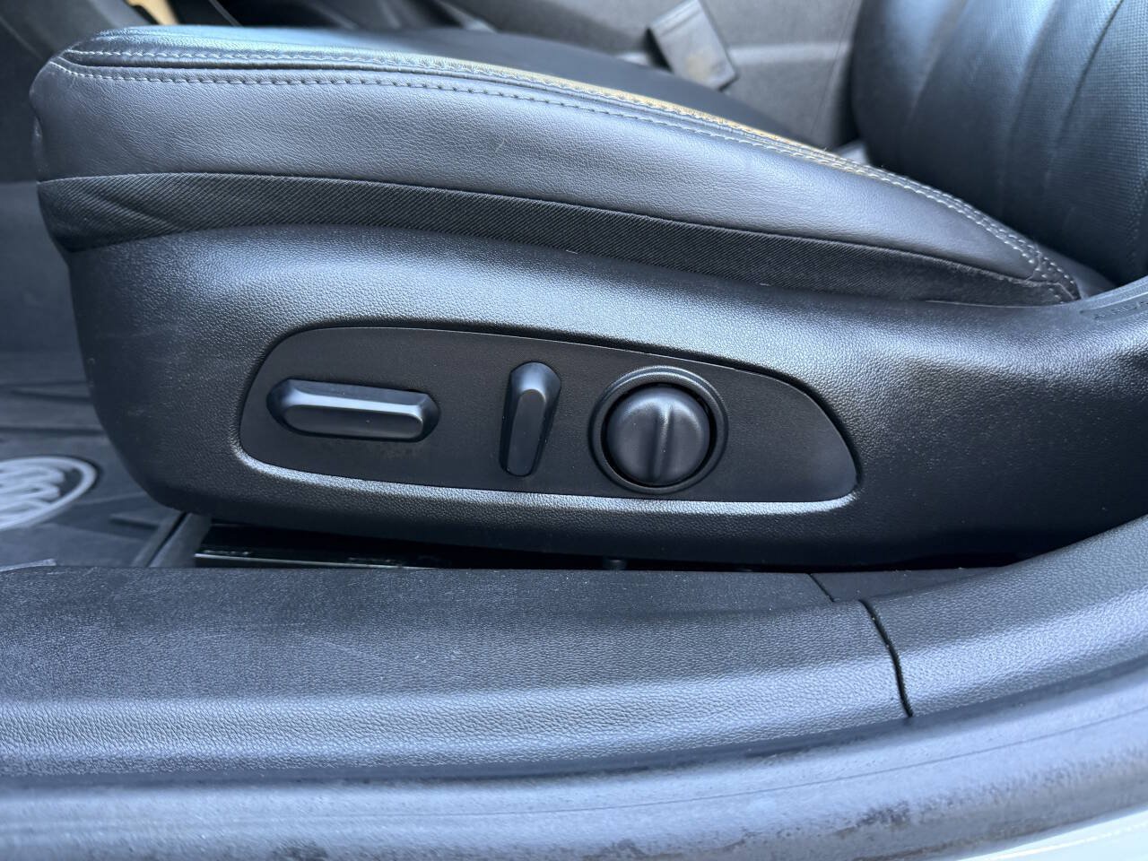 Used 2019 Buick LaCrosse Essence w/ Sun and Shade Package FWD image 25