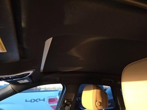 Used 2017 Porsche Macan S image 8