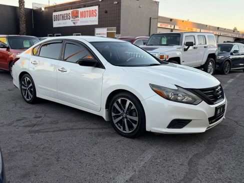 Used 2017 Nissan Altima 2.5 SR image 16