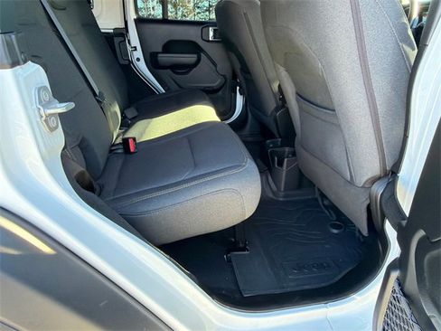 Used 2025 Jeep Wrangler Sport image 15