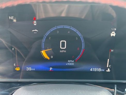 Used 2025 Chevrolet Trax RS w/ Sunroof Package image 26