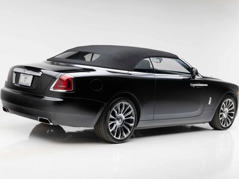 Used 2019 Rolls-Royce Dawn RWD image 27
