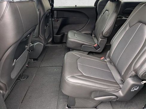 New 2026 Chrysler Pacifica Select image 13