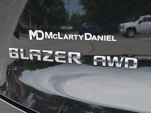 Used 2025 Chevrolet Blazer LT AWD/4WD image 9