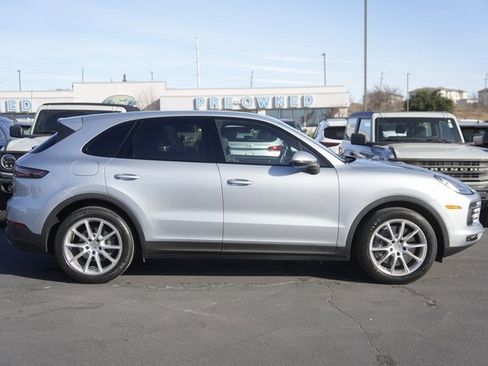 Used 2021 Porsche Cayenne image 5