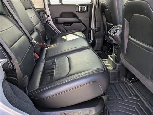 Used 2023 Jeep Wrangler Sahara image 17