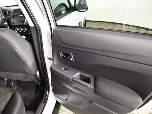 Used 2025 Mitsubishi Outlander Sport ES AWD/4WD image 41