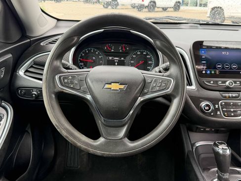 Used 2020 Chevrolet Malibu LT FWD image 28