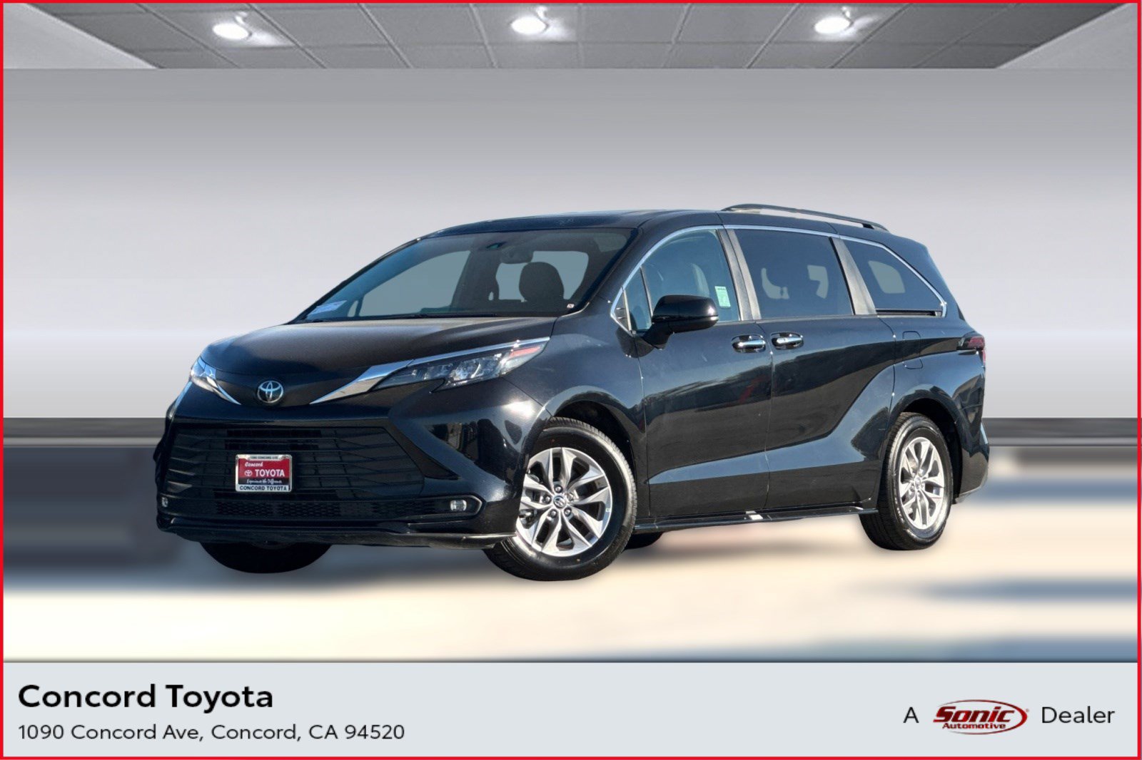 Used 2026 Toyota Sienna XLE FWD image 1