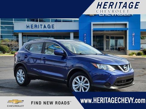 Used 2018 Nissan Rogue Sport SV AWD/4WD image 1