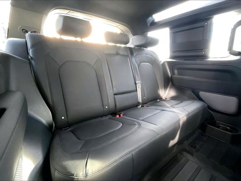 Used 2023 Land Rover Defender 110 75th Limited Edition image 27