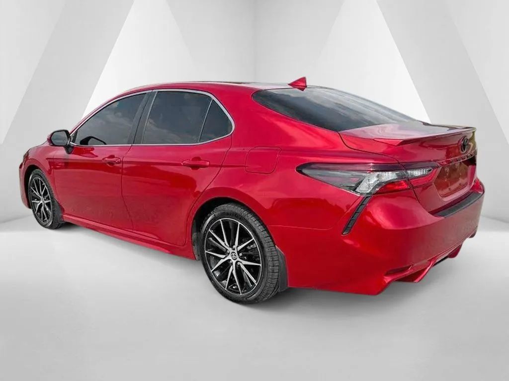 Used 2023 Toyota Camry SE w/ Convenience Package FWD image 5