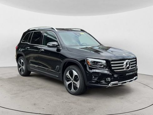 Used 2025 Mercedes-Benz GLB 250 4MATIC image 7