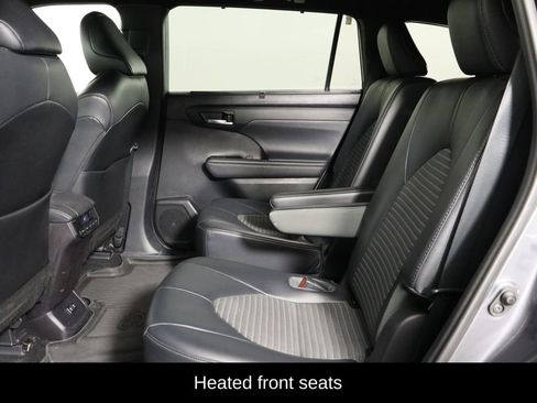 Used 2021 Toyota Highlander XSE image 16