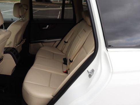 Used 2013 Mercedes-Benz GLK 250 BlueTEC 4MATIC image 20