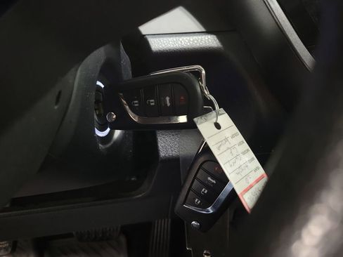 Used 2020 Toyota Camry LE image 15