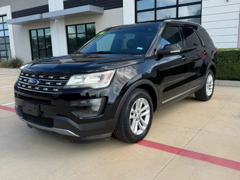 Used 2016 Ford Explorer XLT w/ Equipment Group 202A FWD image 1