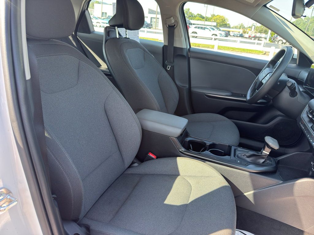 Used 2025 Kia K4 FWD image 12
