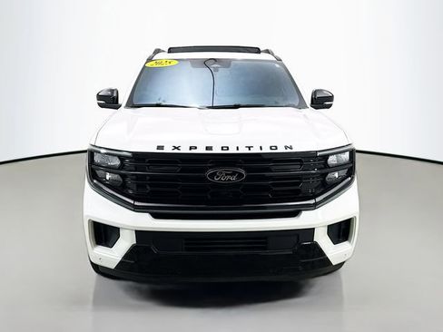 Used 2025 Ford Expedition Platinum w/ Stealth Appearance Package AWD/4WD image 2