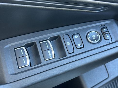 Certified 2023 Honda Accord EX image 12