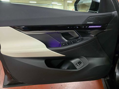 Used 2024 BMW 530i xDrive 530i xDrive w/ Convenience Package image 22