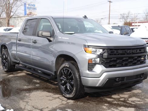 Used 2023 Chevrolet Silverado 1500 Custom image 4