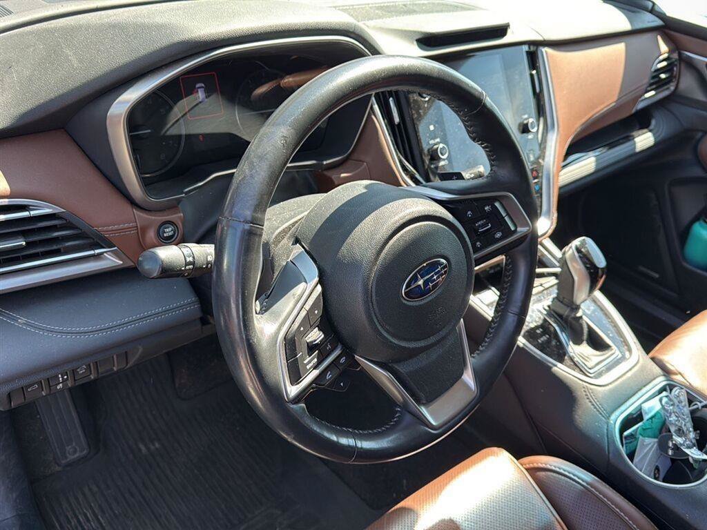 Used 2022 Subaru Outback Touring AWD/4WD image 3