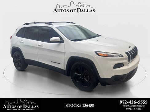 Used 2016 Jeep Cherokee Latitude w/ Comfort/Convenience Group FWD image 1