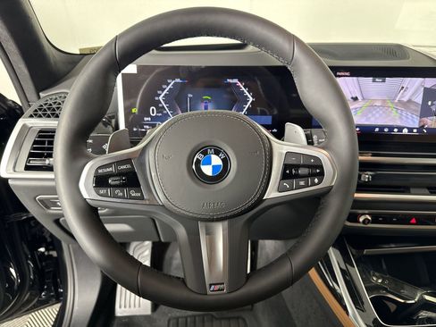 Used 2026 BMW X7 xDrive40i w/ M Sport Package image 17