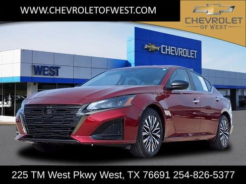 Used 2025 Nissan Altima 2.5 SV image 1