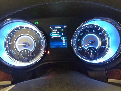 Used 2014 Chrysler 300 AWD w/ Driver Convenience Group image 22