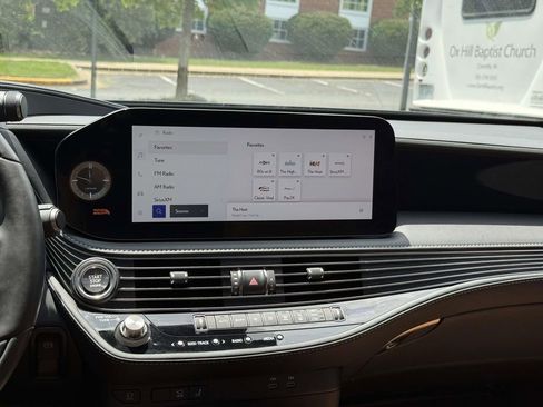 Used 2023 Lexus LS 500 AWD w/ Luxury Package image 10