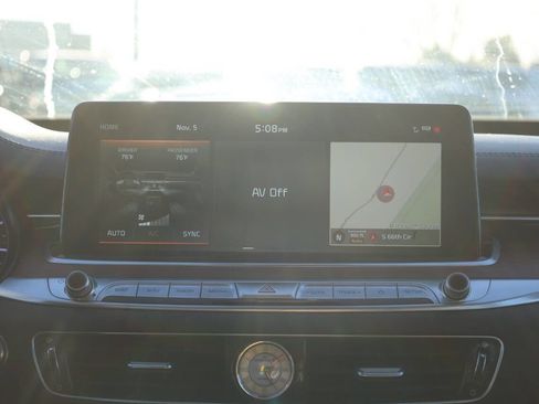 Used 2020 Kia K900 Luxury image 20