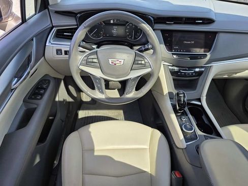 Used 2022 Cadillac XT5 Premium Luxury image 6