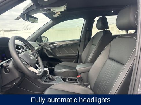 Used 2023 Volkswagen Tiguan SE R-Line image 11