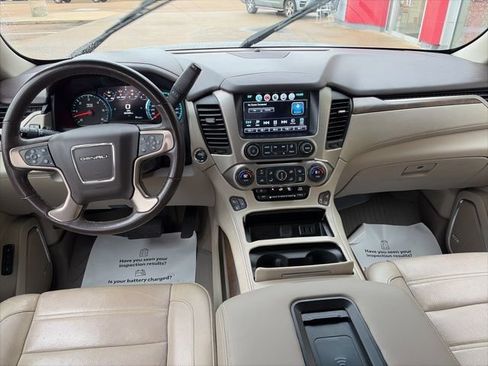 Used 2019 GMC Yukon Denali w/ Denali Ultimate Package image 12