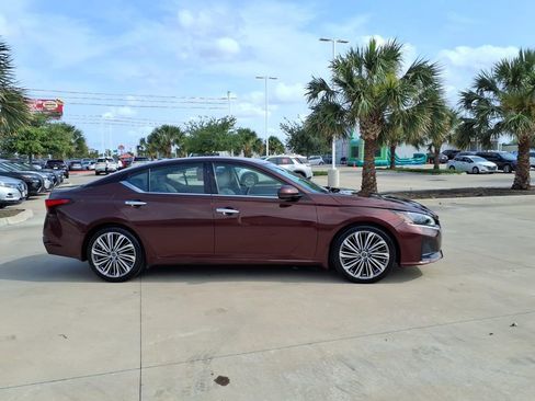 Used 2024 Nissan Altima 2.5 SL FWD image 6
