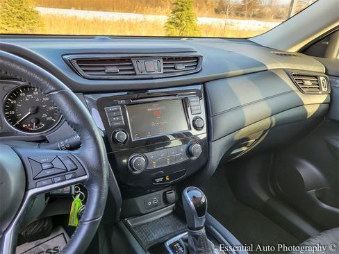Used 2019 Nissan Rogue S w/ Special Edition Package image 22