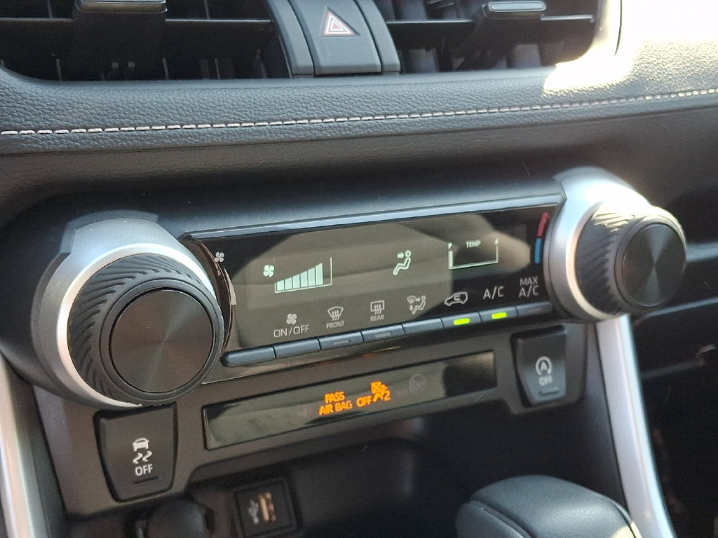 Certified 2025 Toyota RAV4 LE AWD/4WD image 20