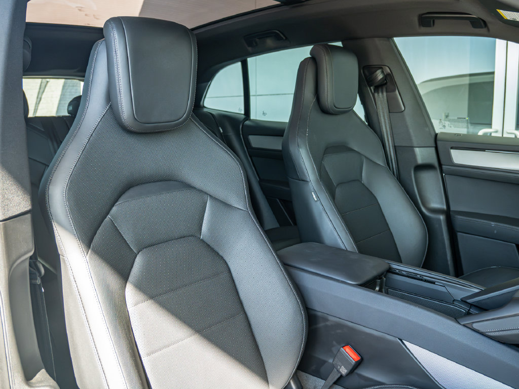 Certified 2026 Porsche Cayenne Electric AWD/4WD image 22