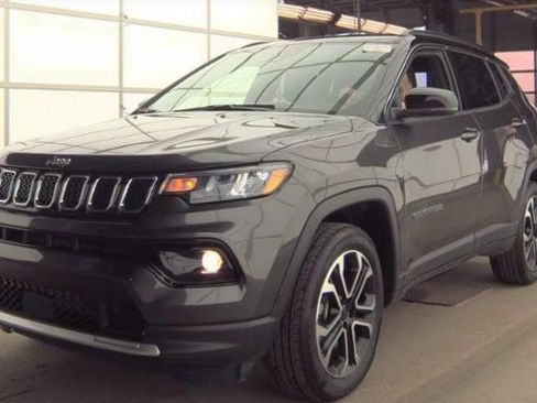 Used 2024 Jeep Compass Limited image 2