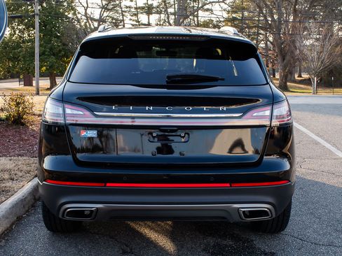 Used 2023 Lincoln Nautilus AWD w/ Premium Package image 4