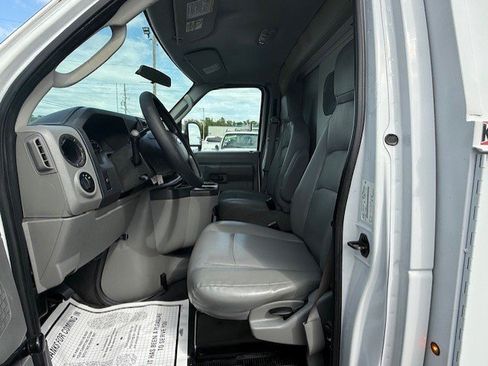 Used 2013 Ford E-350 and Econoline 350 Super Duty w/ Class I Trailer Tow Pkg image 15