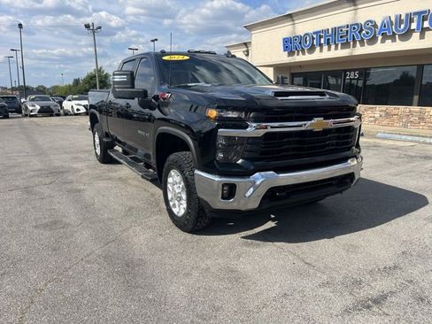 Used 2024 Chevrolet Silverado 2500 LT image 9