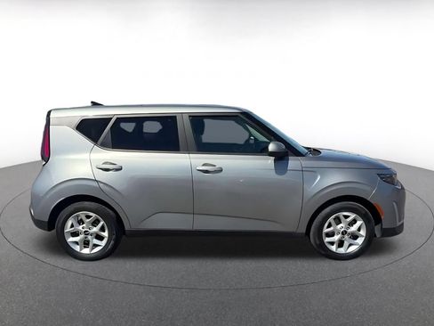 Used 2025 Kia Soul LX w/ LX Technology Package FWD image 15
