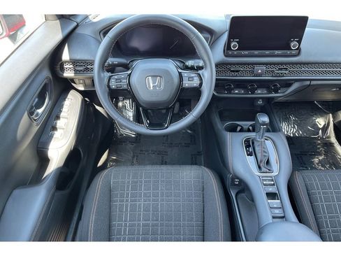 Used 2025 Honda HR-V Sport image 16