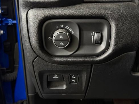 Used 2022 RAM 1500 Big Horn AWD/4WD image 14