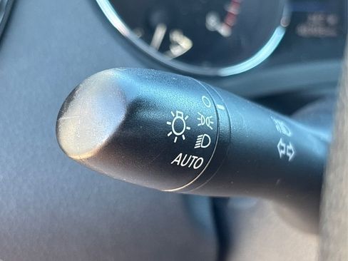 Used 2019 Nissan Rogue SV image 26