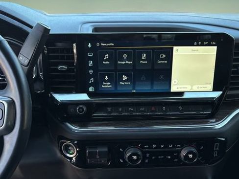 Used 2024 Chevrolet Silverado 2500 LT w/ Midnight Edition image 9